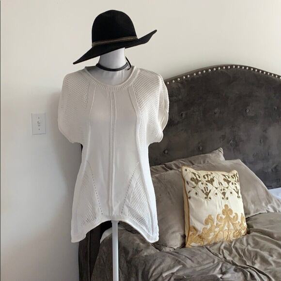 White Ivory Knit Asymmetrical Round Neck Short Sleeve Sweater S - Picture 1 of 6